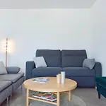 Renovated 1Br Apartment Terrace Walk To Beach