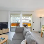 Renovated 1Br Apartment Terrace Walk To Beach