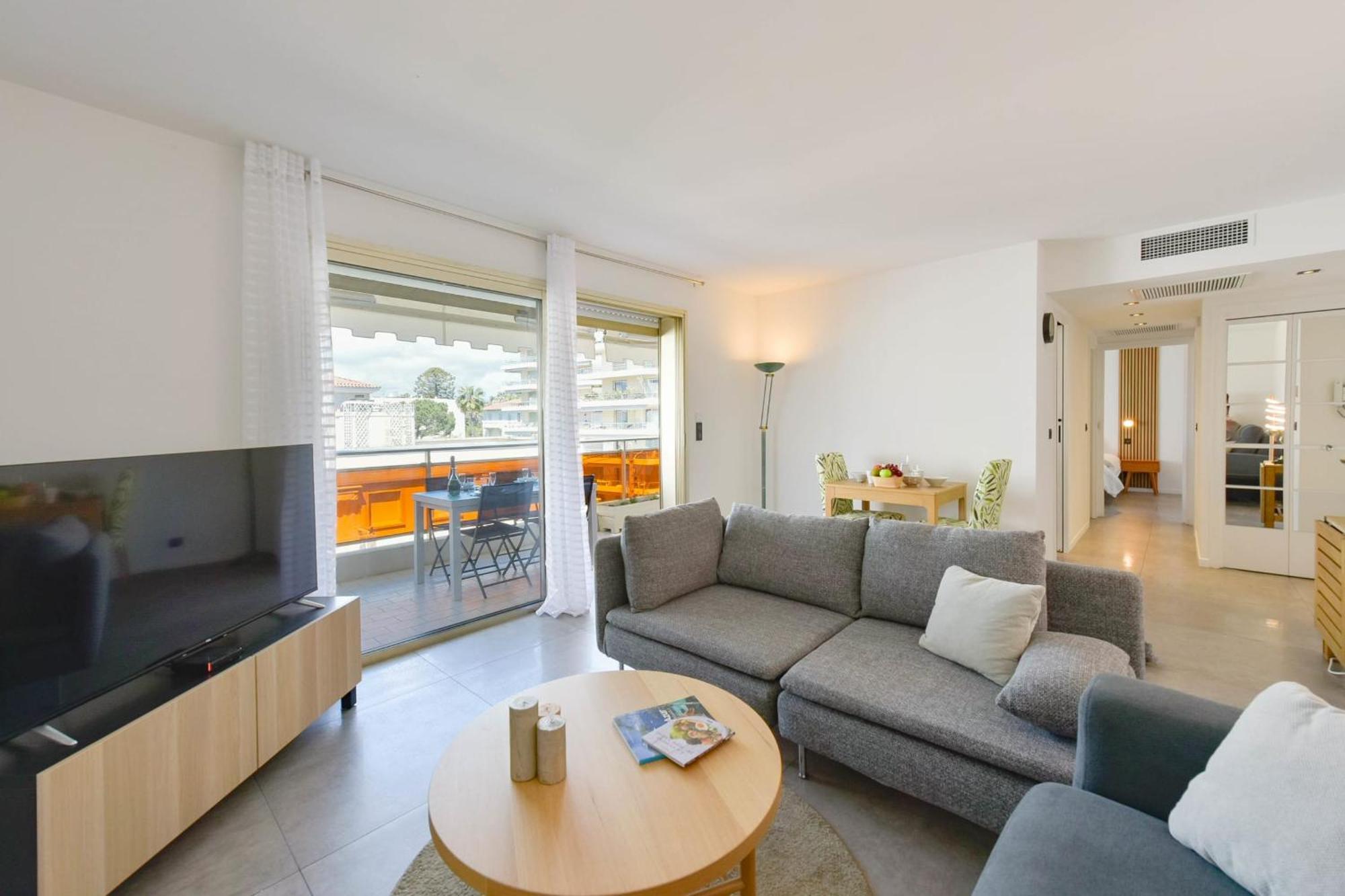 Renovated 1br Terrace Walk To Appartement Cannes